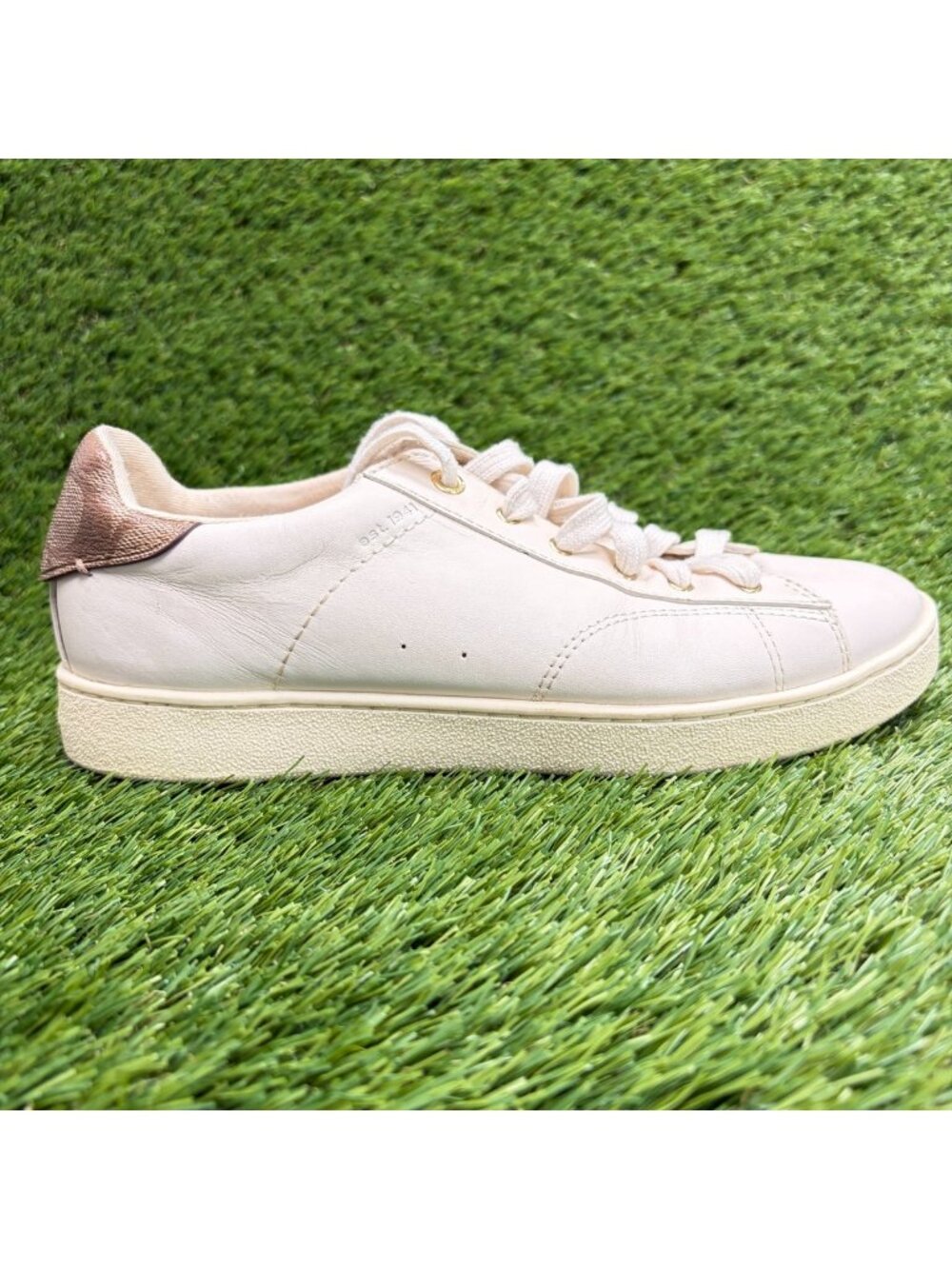 Coach C126 Low Womens Size 7.5 Cream Athletic Leather Lace Up Shoes Sneakers
